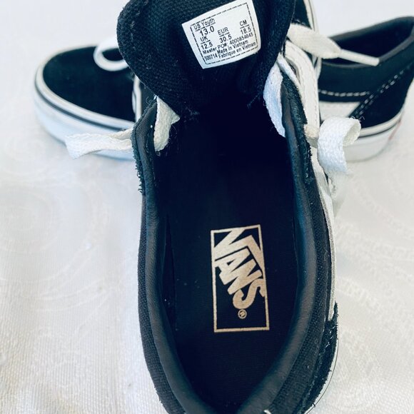 VANS OFF THE WALL Youth Sz 13 Low Top Classic Black/White Suede/Canvas Shoes EUC - Picture 6 of 7